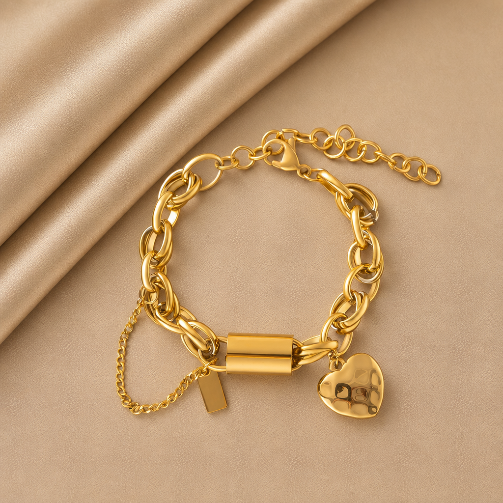 Chain Link Bracelet with Heart Charm (Gold)